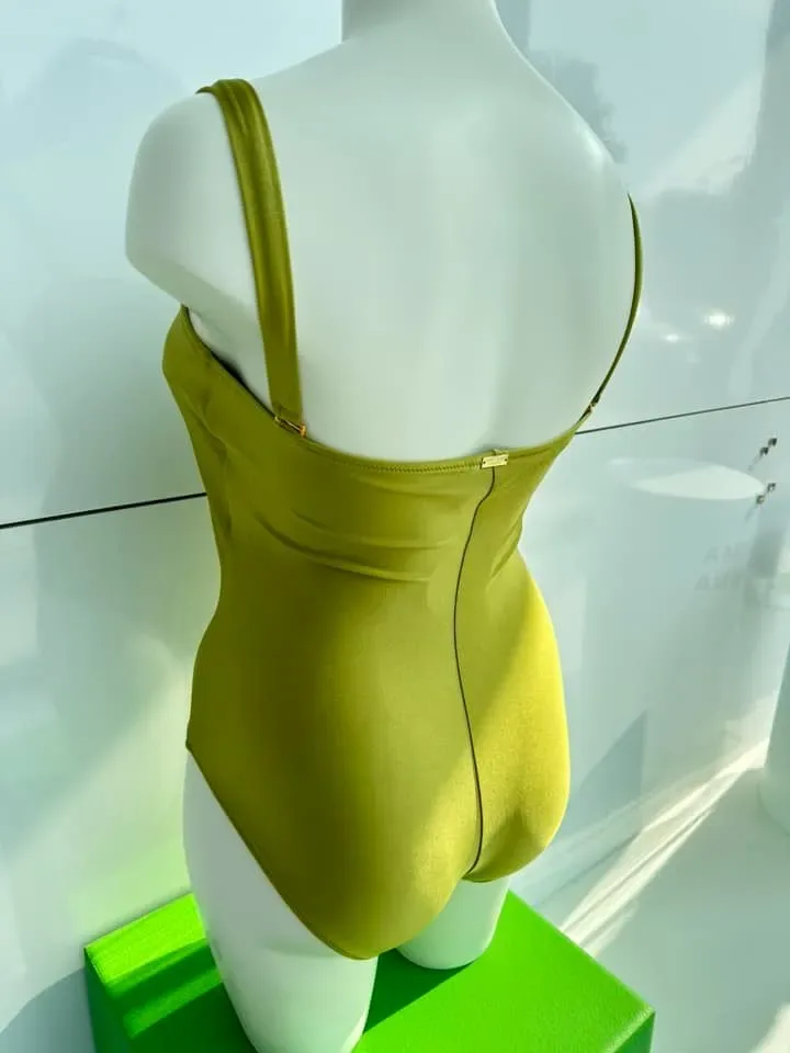 Ocean Couture Modern strapless voorgevormd badpak in groen