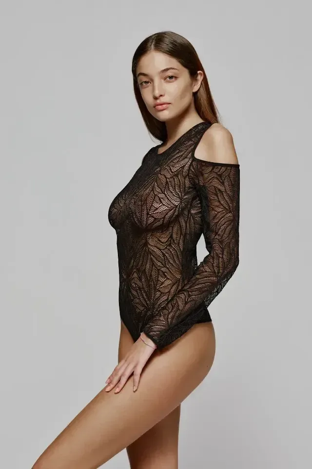 Sarda Mae body in zwart