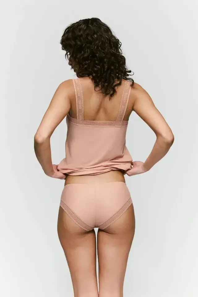 Sarda Carreras shorty in huidskleur