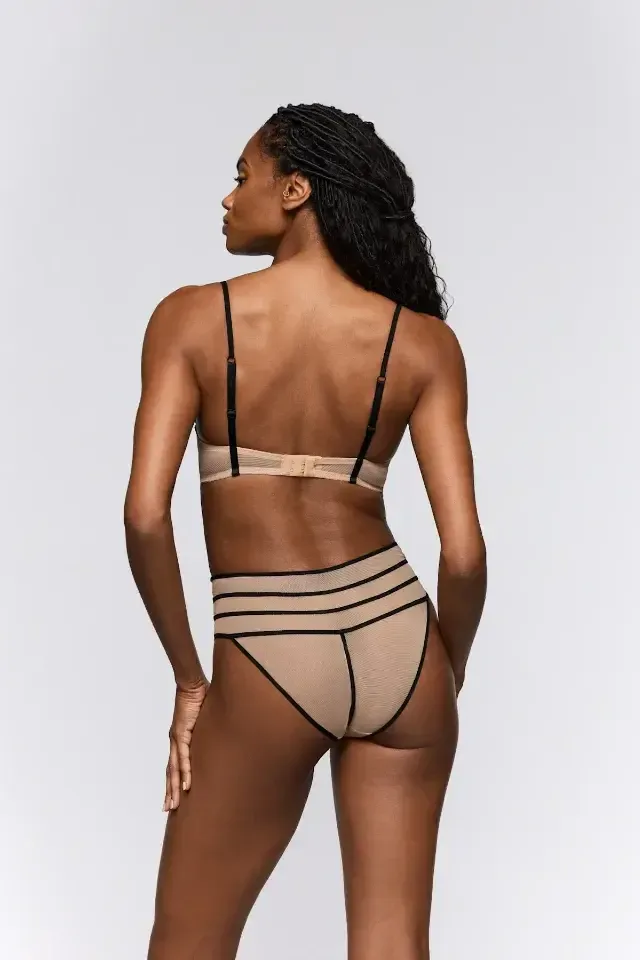 Sarda Yulimar tailleslip in zwart en nude