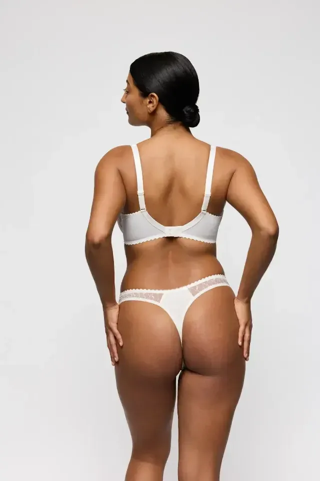Prima Donna Naica string in ivoor