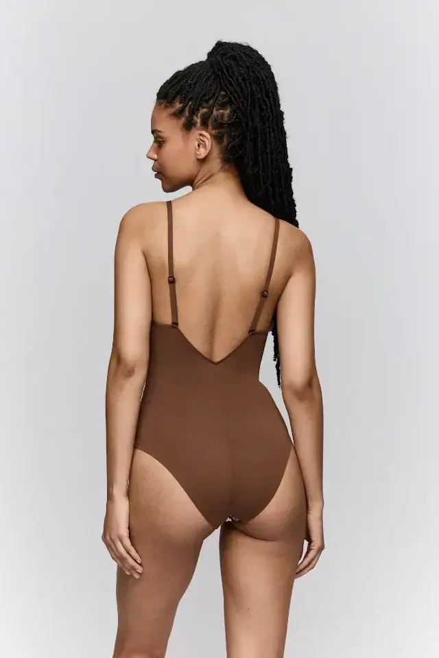 Sarda Biles voorgevormd badpak in bruin, ivoor en zwart