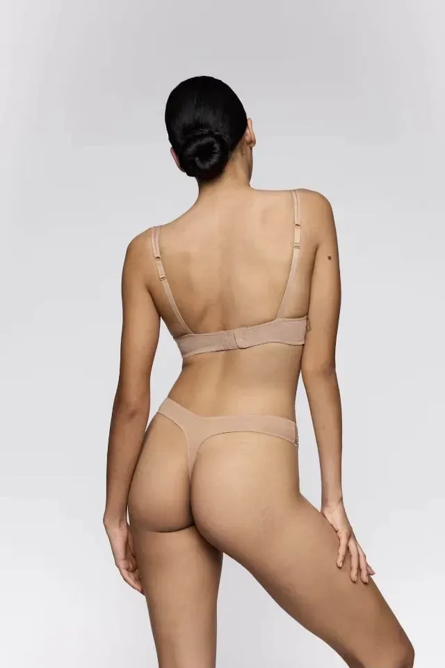 Sarda Shay string in nude en zilver
