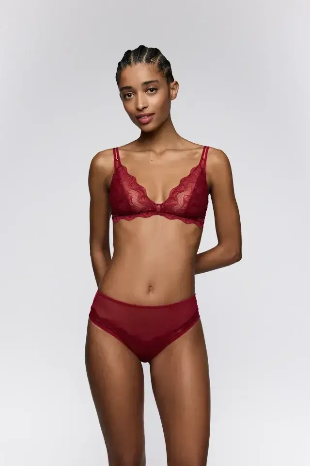 Sarda Nasim taileslip in bordeaux