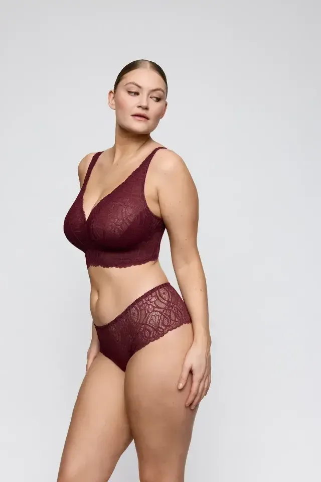 Prima Donna Salerno luxestring in bordeaux