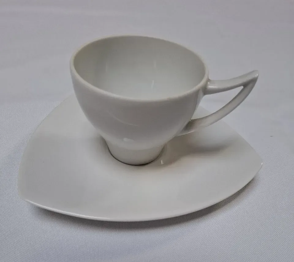 Chodziez Koliber mokkatas 0,10 cl en o/tas 14,5 cm driehoekig porselein