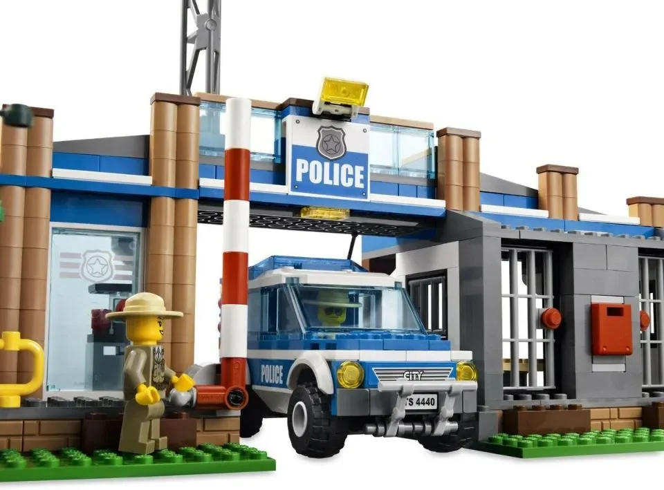 LEGO City - Bospolitiebureau - 4440