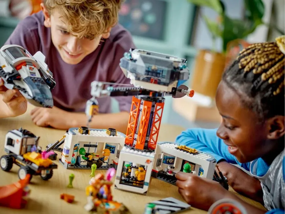 LEGO City - Ruimtebasis en Raketlanceringsplatform - 60434