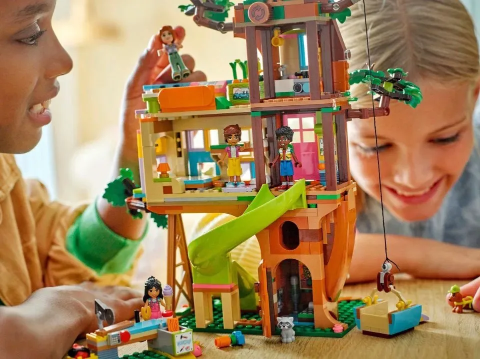 LEGO Friends - Boomhut voor de vrienden - 42652