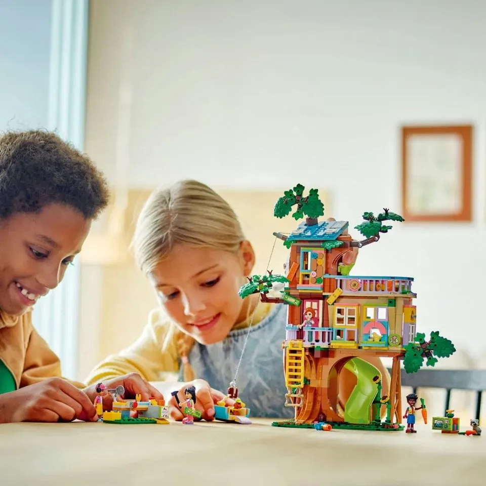 LEGO Friends - Boomhut voor de vrienden - 42652
