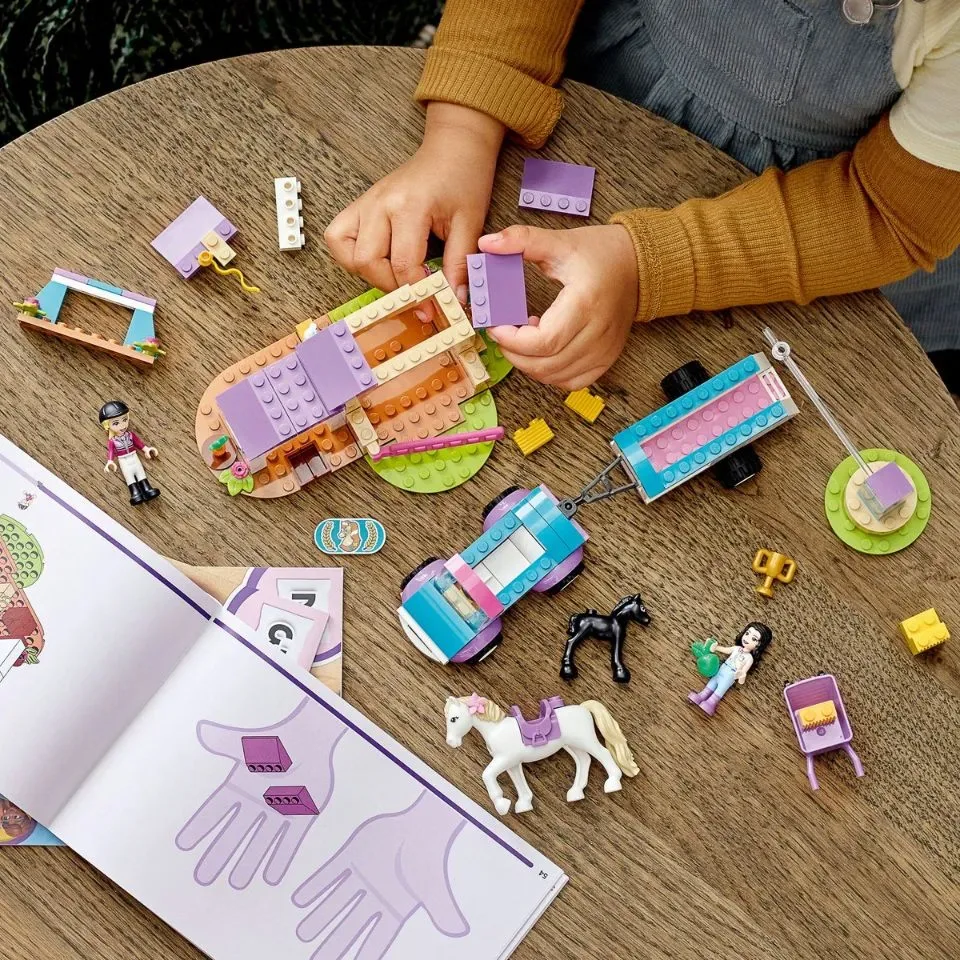 LEGO Friends - Paardentraining en Aanhanger - 41441