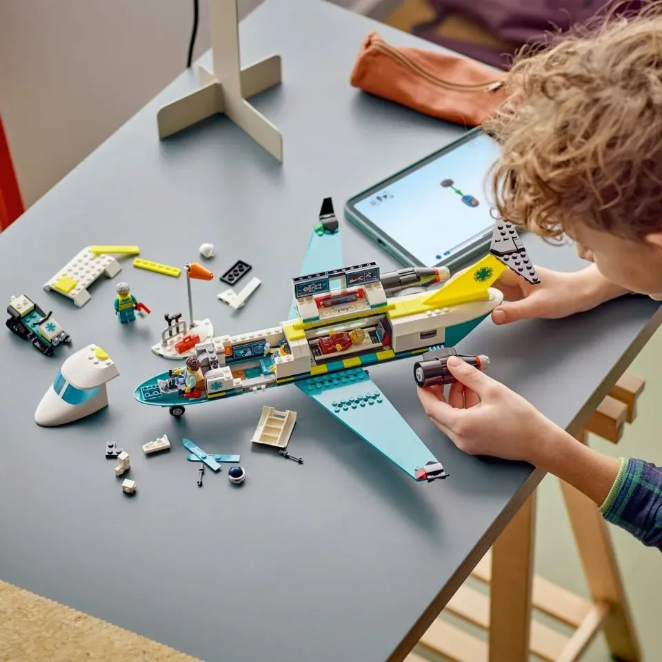 LEGO City - Ambulancevliegtuig - 60465