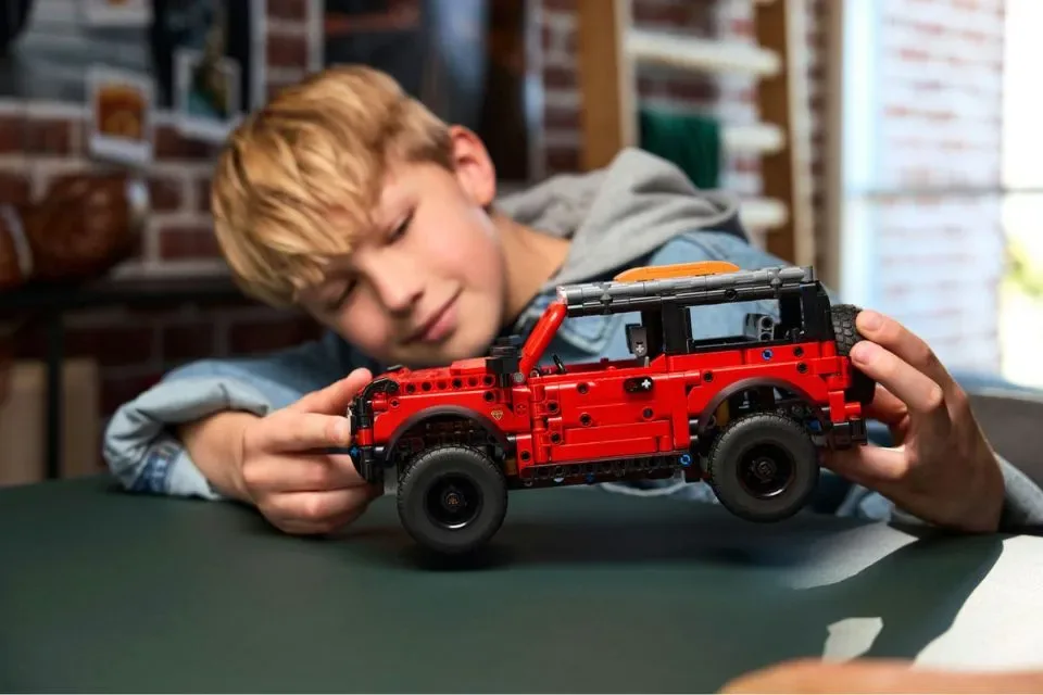 LEGO Technic - Ford Bronco SUV  - 42213