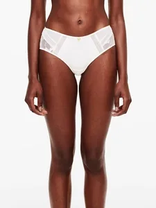 Chantelle shorty True Lace C11M40 kleur Milk