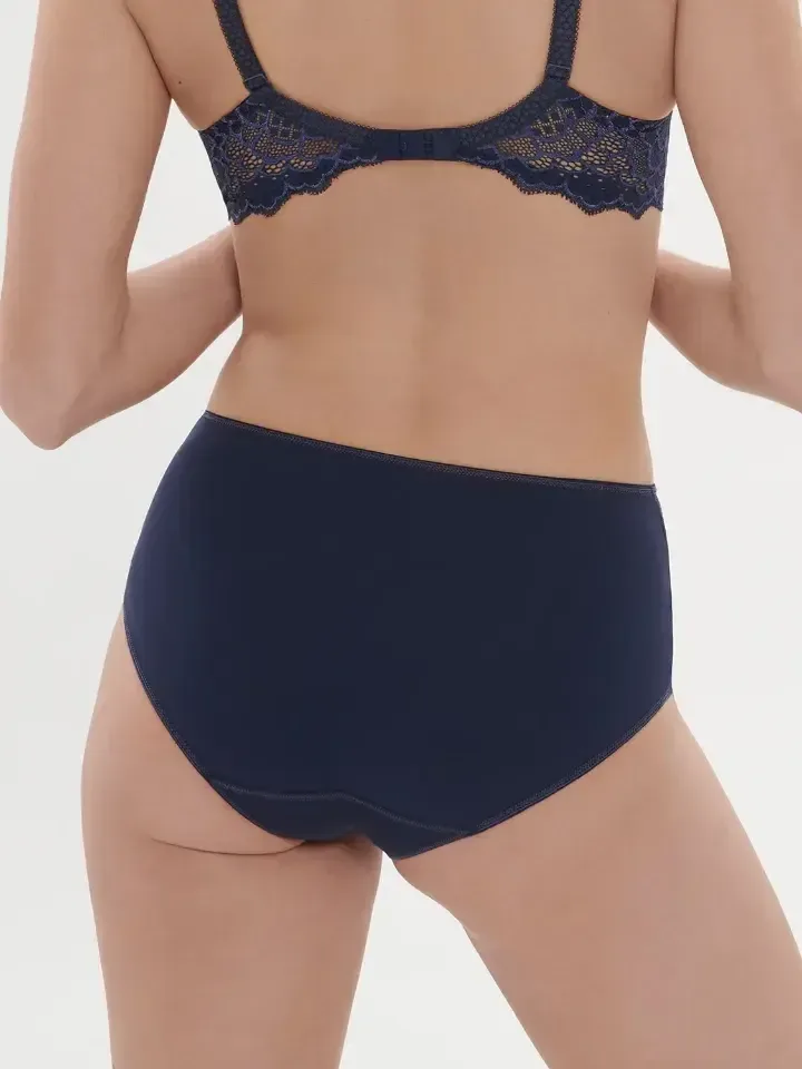 Simone Pérèle – Caresse – Tailleslip – 12A770 – Encre