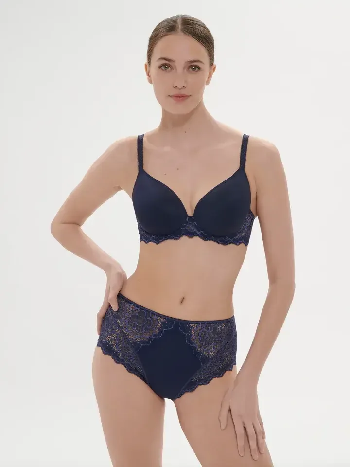 Simone Pérèle – Caresse – Tailleslip – 12A770 – Encre