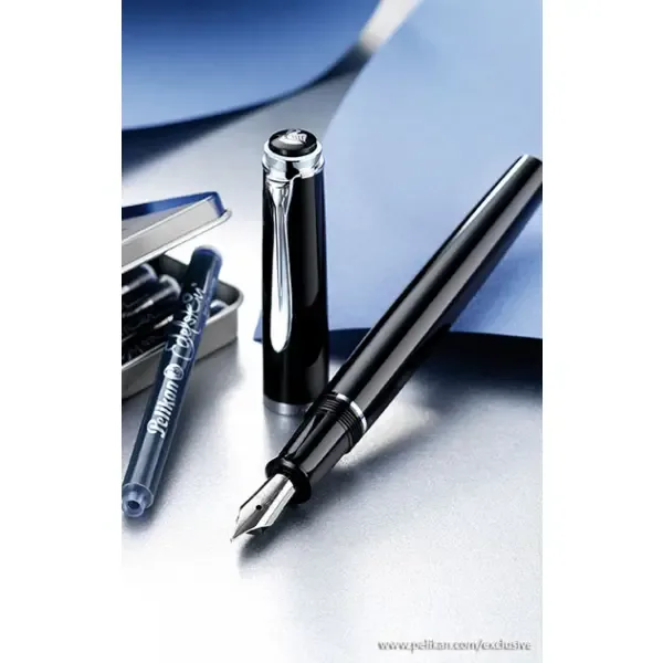 Pelikan Vulpen P205 classic zwart M + GRATIS doosje inktpatronen Edelstein
