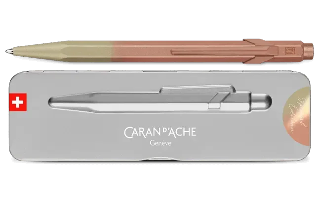 Caran d'Ache 849 Sunstoke Pink Claim your Style balpen