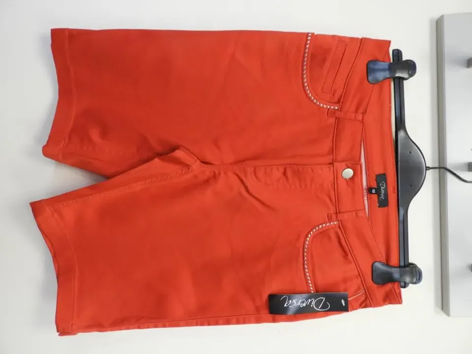 Diversa Short: Nina Rood (Div.579)