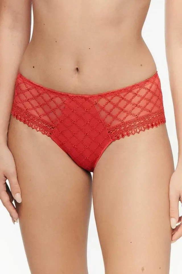 Louisa Bracq Shorty: Paco Rood