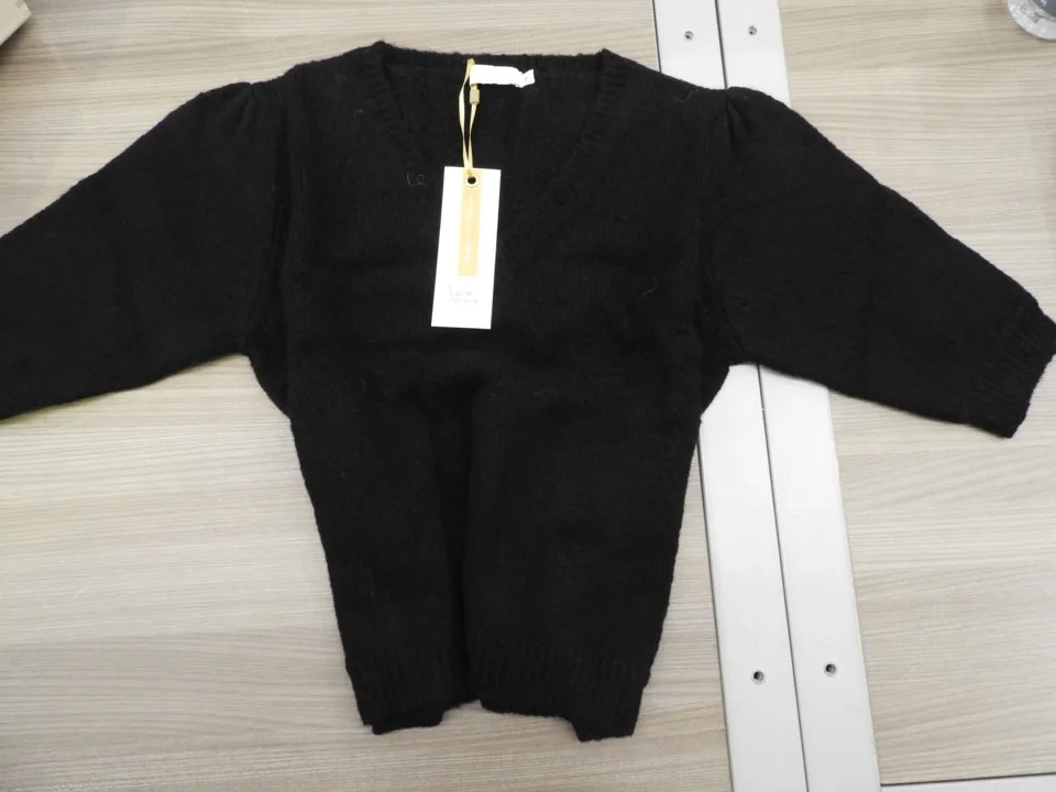 Signe Nature Pull: Zwart, 3/4 mouw, V hals ( Signe.1032 )