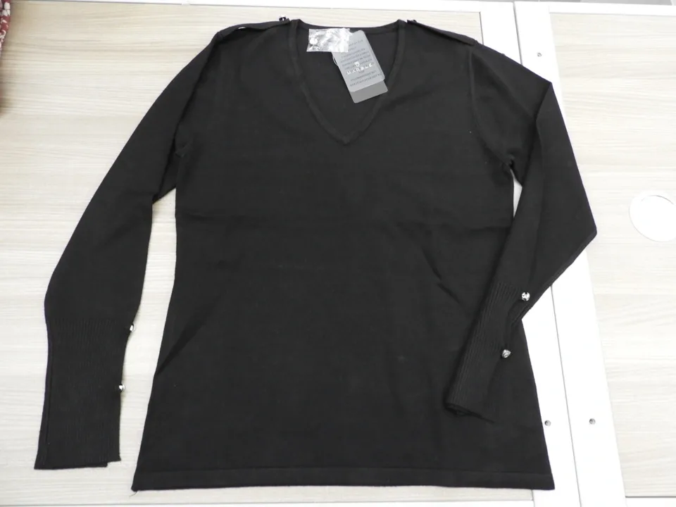Marble Pull: Zwart, V hals ( MAR.134 )
