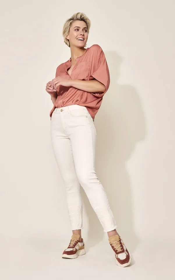 Para Mi Broek: Celine Lace, Color Denim, Off White, broderie ( PARA.220 )