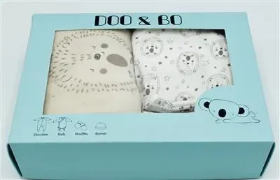Eskimo baby starter box: Pyjama / Romper / Muts / wandjes ( ESK.1811 )