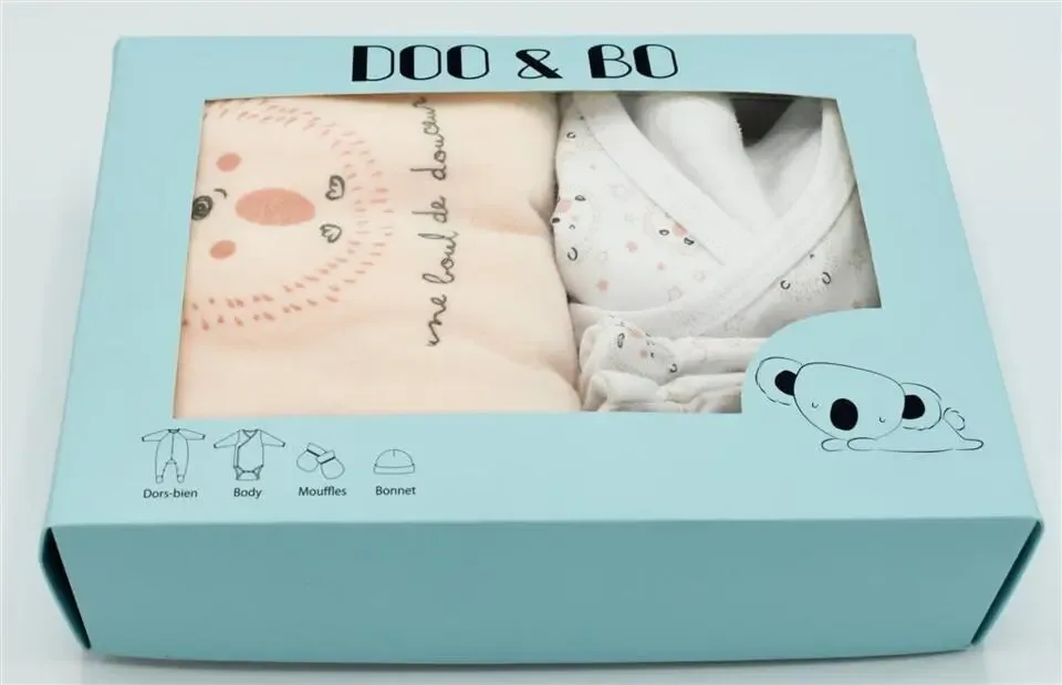 Eskimo baby starter box: Pyjama / Romper / Muts / wandjes ( ESK.1812 )