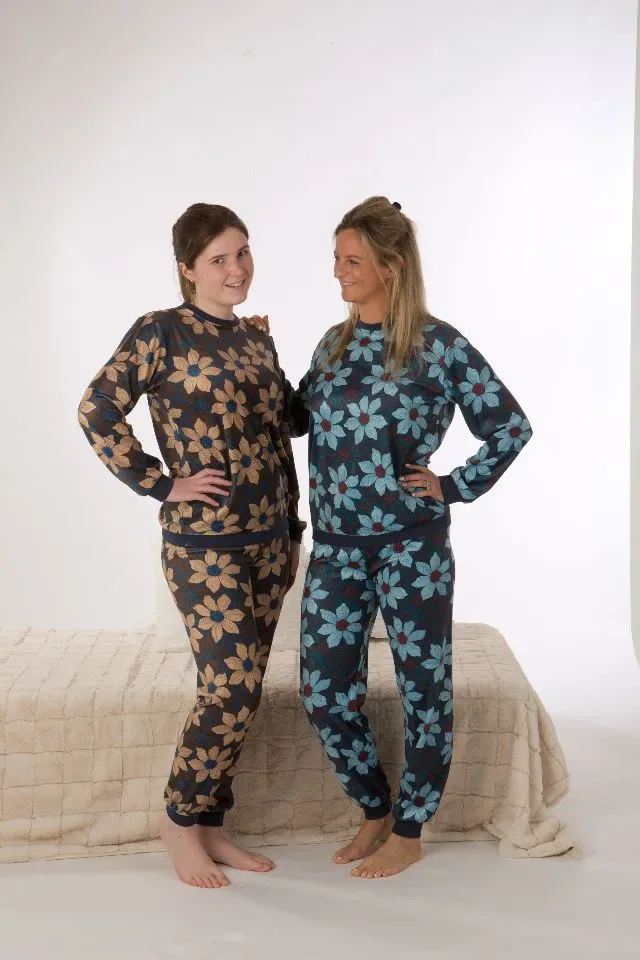 Perlina Dames Pyjama: Avia, Velours, blauw ( LINA.22 )