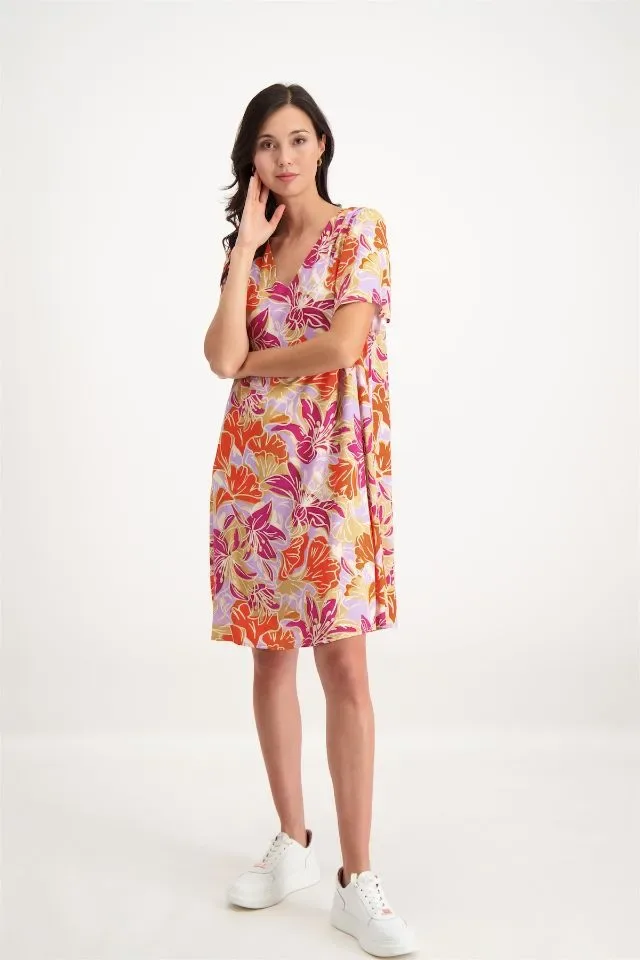 Signe Nature Kleed: Multi Color, Korte mouw, V hals ( Signe.1192 )