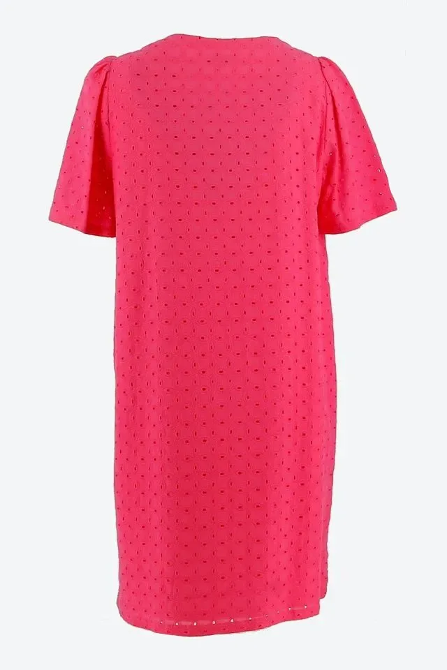 Signe Nature Kleed: Fushia, broderie anglaise ( Signe.1197 )