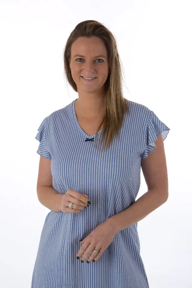 Perlina Nachthemd Dames: Korte mouw, blauw gestreept( LINA.41 )