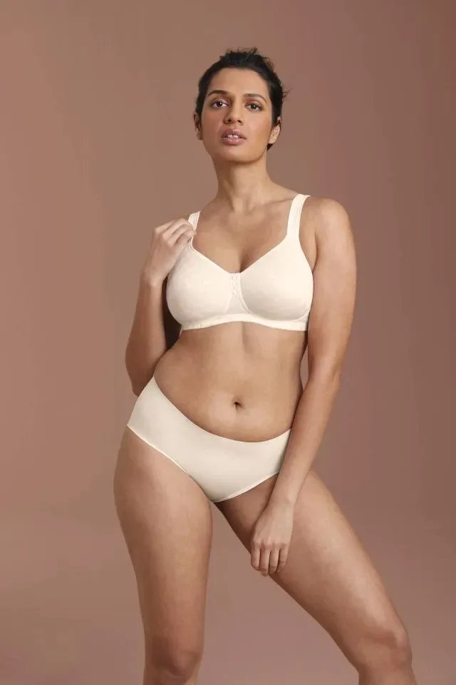 Anita Pocketpanty: Naadloze slip, Hipster model, Zwart / Ecru of Huidskleur ( ANI.344 / ANI.345 / ANI.346 )