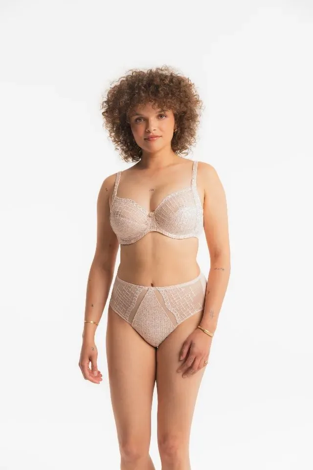 Louisa Bracq Slip taille model: Tweegy, Nude Rose, ( SEC.415 )
