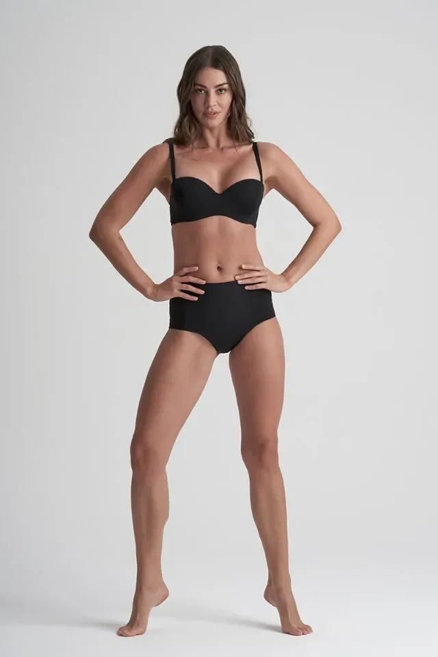Bye Bra Period Maxi: Naadloos, Zwart, 4 tampons ( Menstruatieslip ) ( BYE.11 )