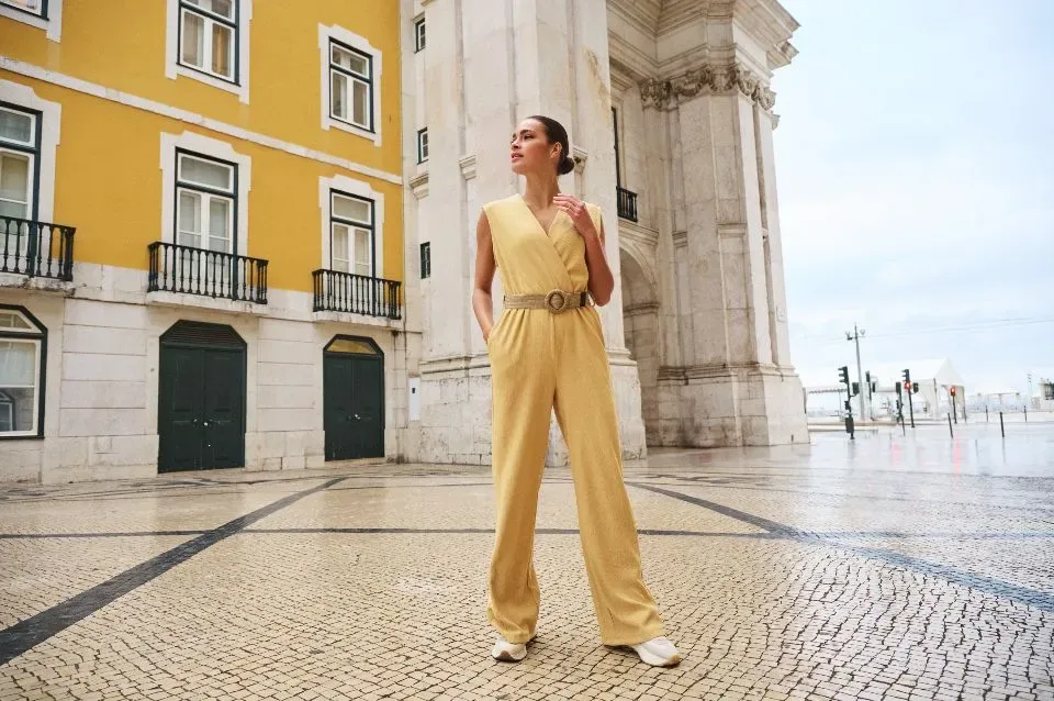 Esqualo Jumpsuit: Geel mouwloos, met riem ( ESQ.305 )