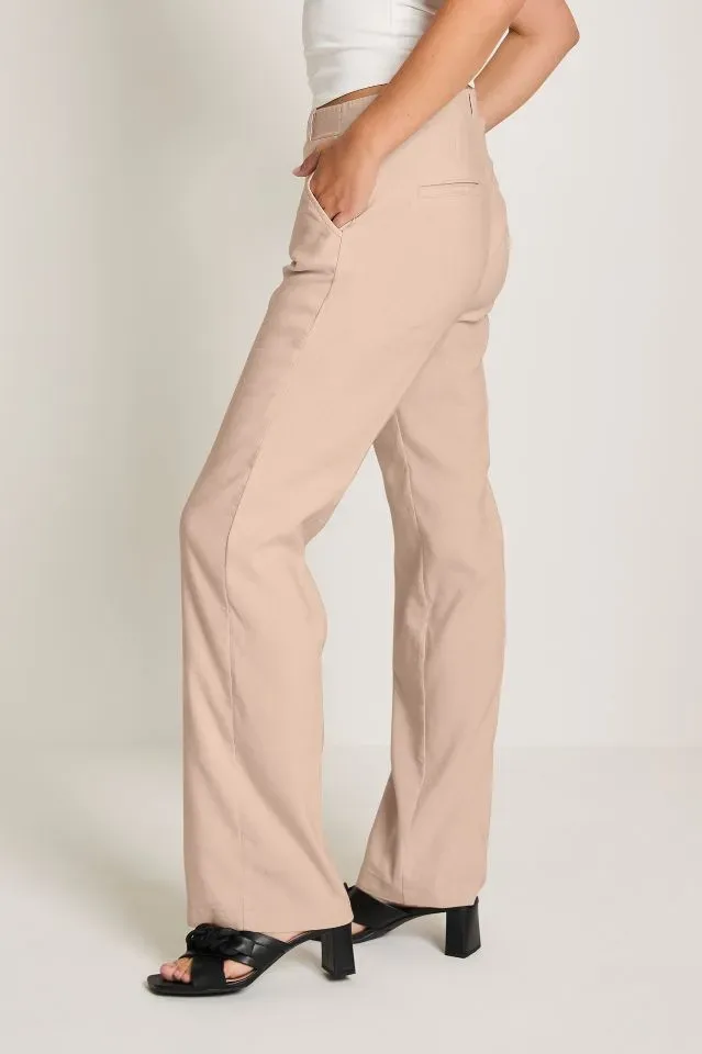Linnen broek, beige tint  elastiek in de lenden  recht model  zeer aangename fitting (  PARA.365 )