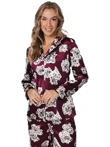 Pastunette Dames pyjama: Bordeaux, Satijn, doorknoop model ( PAS.124 )