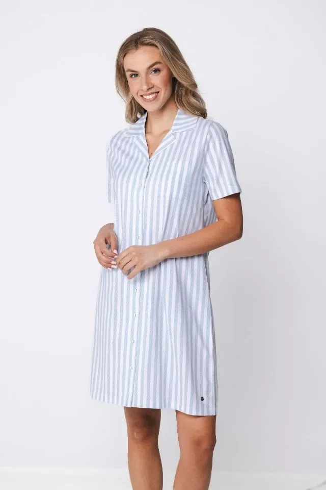 Pastunette dames nachthemd: Blauw gestreept, Doorknoop model, Korte mouw ( PAS.164 )