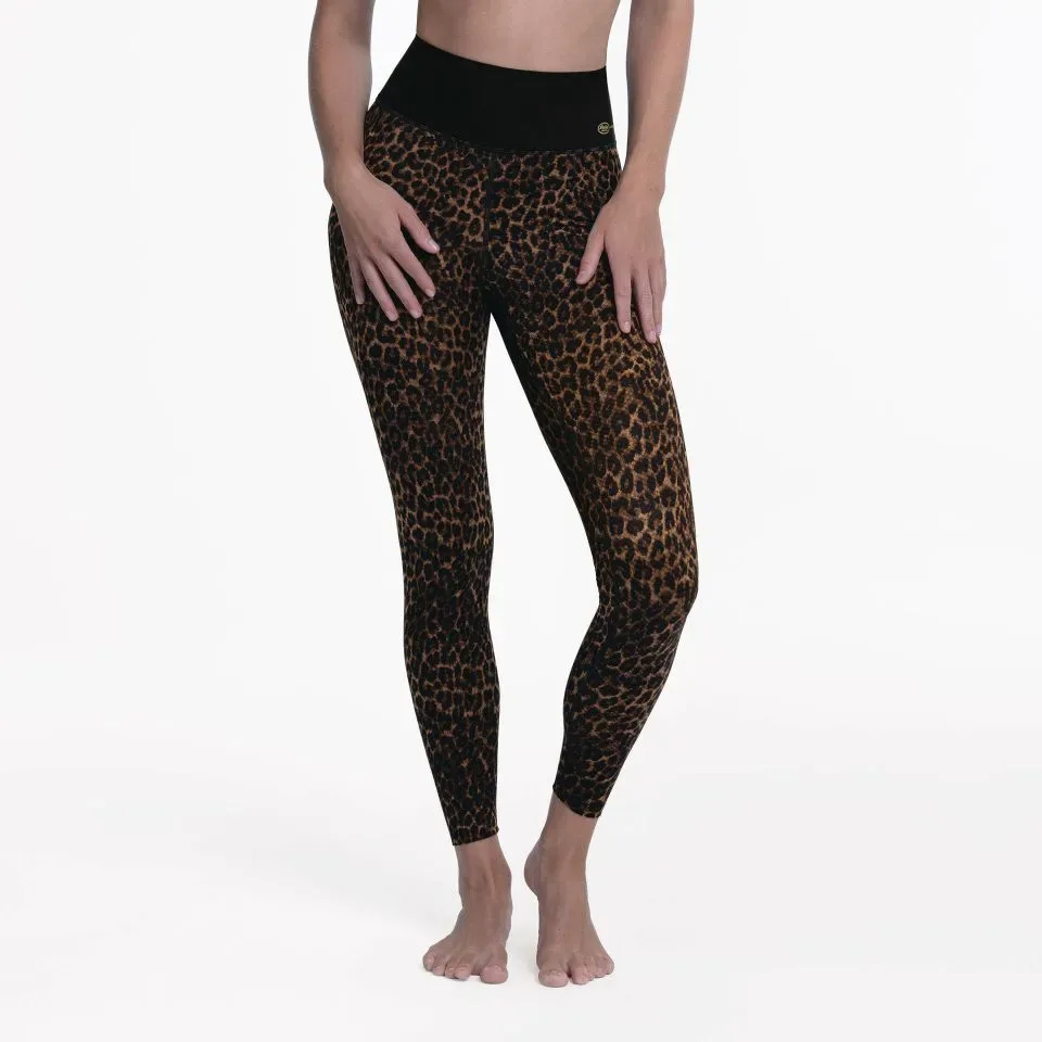 Anita Active Sportbroek ( 1676 ): Gold Cat, noppen aan de binnenkant massage voor vocht / bloed goed te laten circuleren. ( ANI.587 )