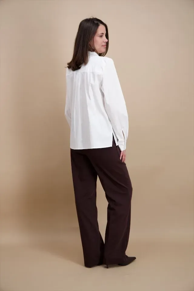 Signe Nature Bloes: Doorknoop model, Wit met bordeau broderie ( Signe.1417 )