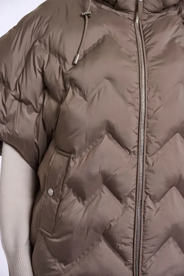 Rino & Pelle Vest: Hilary, Toffee kleur, aangesneden mouw ( RINO.107 )