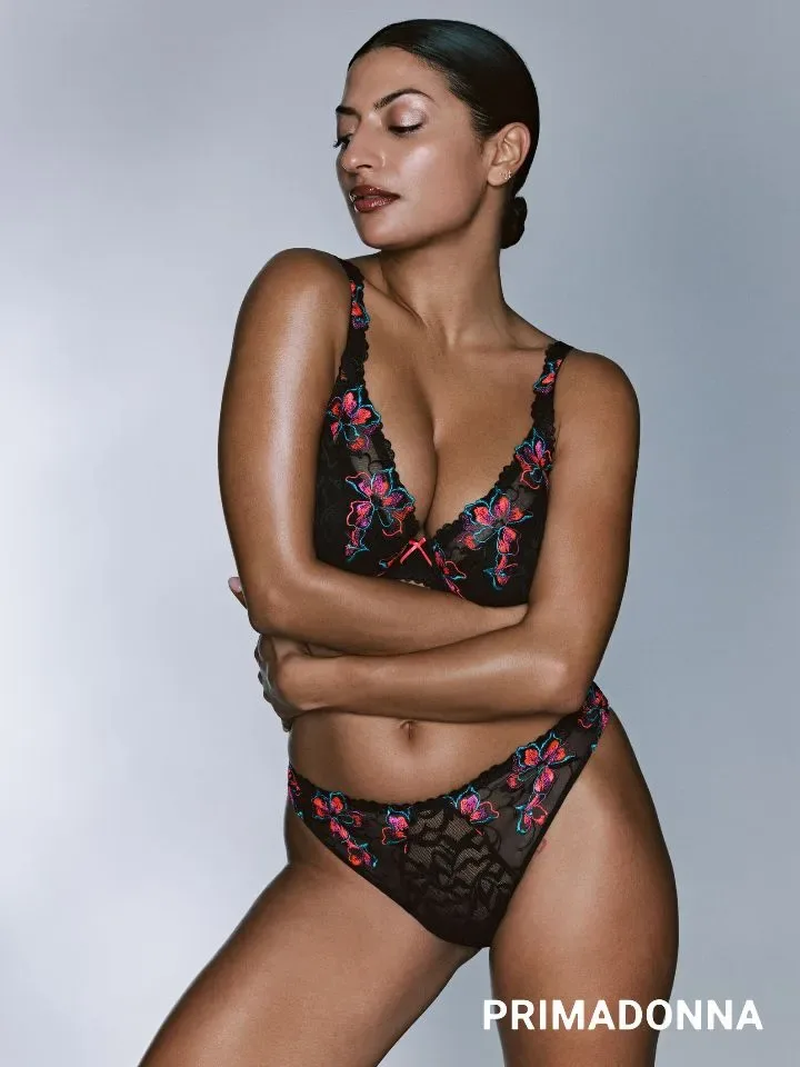 Prima Donna string: Miyara, Floral Eclipse ( PDO.625 )