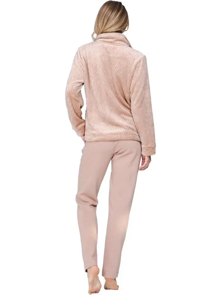 Pastunette dames Home wear: Licht beige, met rits, Lekker warm ( tot maat 54 ) ( PAS.198 )