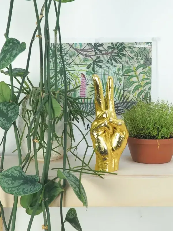 Bitten Sculptuur Vrede Beeld Goud