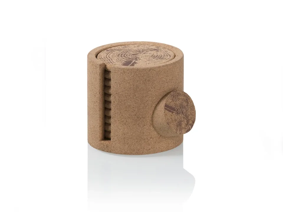 Set Braziliaanse Armbanden 110x130mm.  Inhoud van de set: katoenen draden voor Braziliaanse armbanden, schelpen, kralen, clips om een armband "manchet