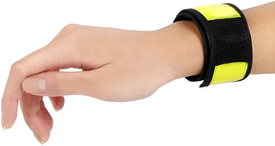 Kikkerland Light Up Slap Band