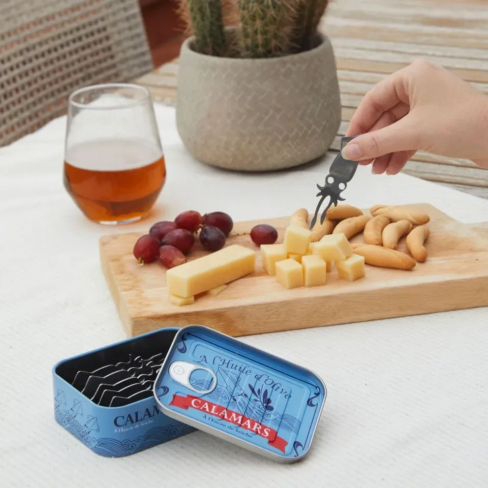 Balvi Cocktailprikkers Calamares x6 in Metalen Doos