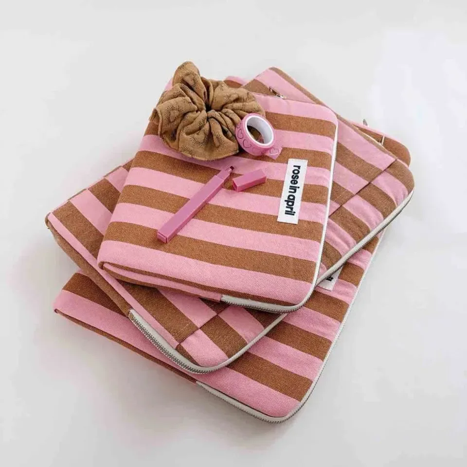 Rose in April Ipad Hoes Caramel Roze Strepen